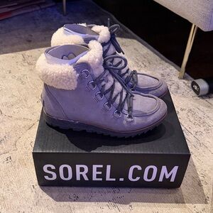 Sorel Light Gray Boots with Cream Shearling